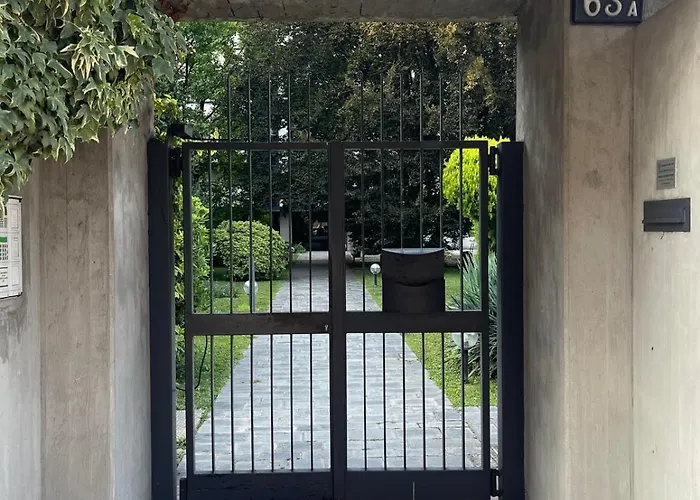 3 Bedrooms With Terrace Close To The Center
